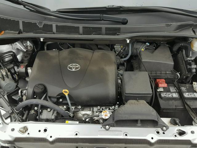 5TDKZ3DC1HS809598 - 2017 TOYOTA SIENNA LE SILVER photo 7