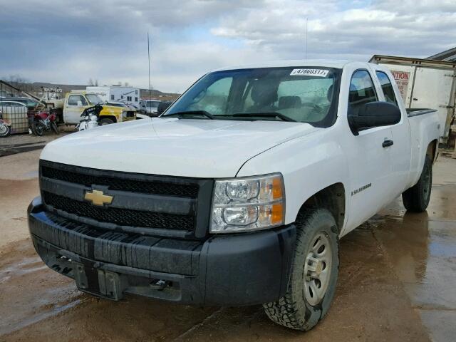 1GCEK19057Z591778 - 2007 CHEVROLET SILVERADO WHITE photo 2