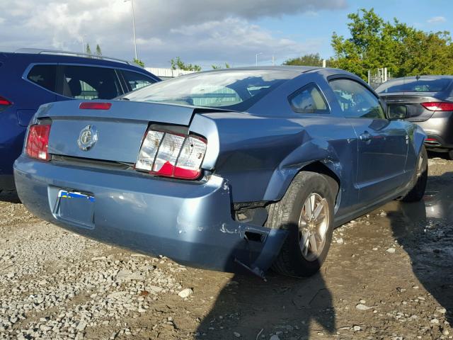 1ZVFT80N475235457 - 2007 FORD MUSTANG BLUE photo 4