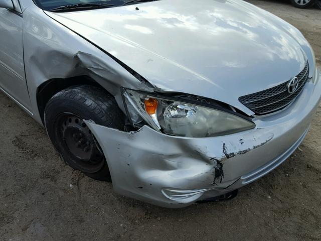 4T1BE32K74U900706 - 2004 TOYOTA CAMRY LE SILVER photo 9