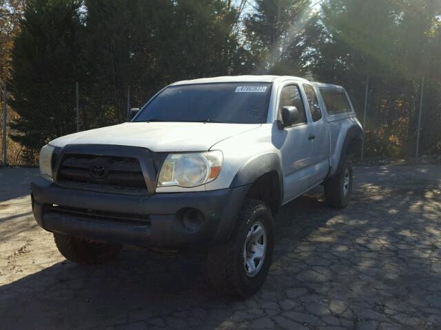 5TEUX42N67Z459797 - 2007 TOYOTA TACOMA ACC SILVER photo 2