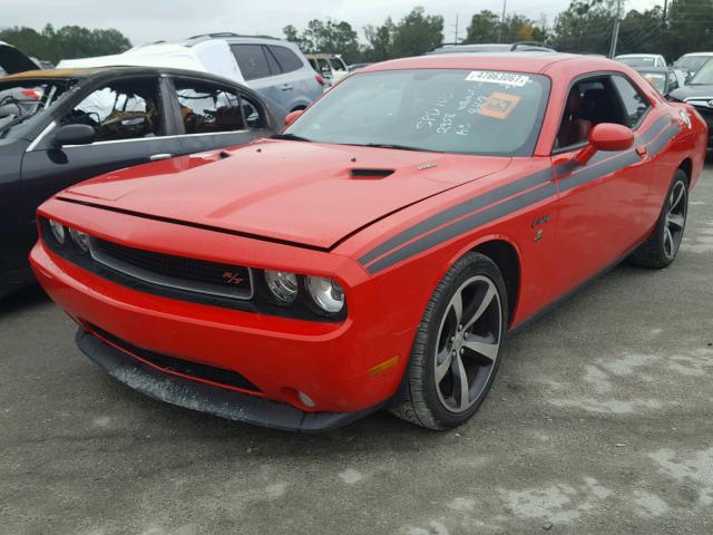 2C3CDYBT2EH136953 - 2014 DODGE CHALLENGER RED photo 2