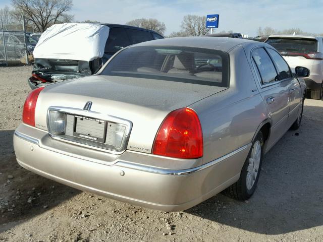 1LNHM82W33Y613223 - 2003 LINCOLN TOWN CAR S TAN photo 4