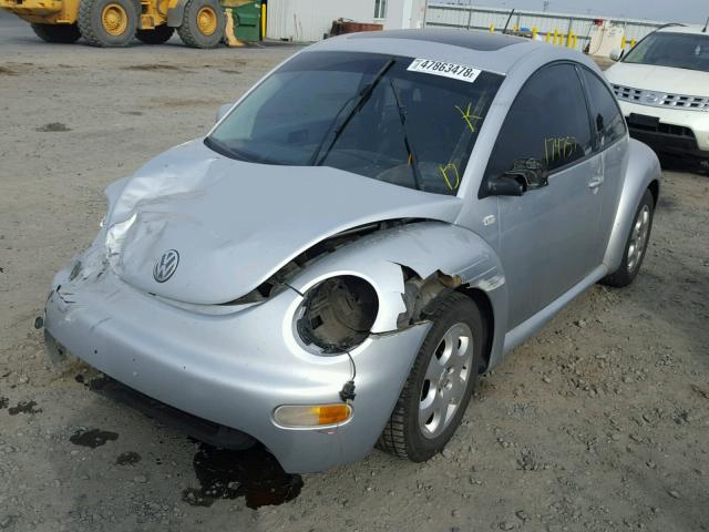 3VWCP21C12M419842 - 2002 VOLKSWAGEN NEW BEETLE 银色 照片 2