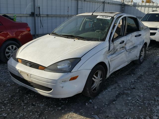 1FAFP34383W277501 - 2003 FORD FOCUS SE C WHITE photo 2