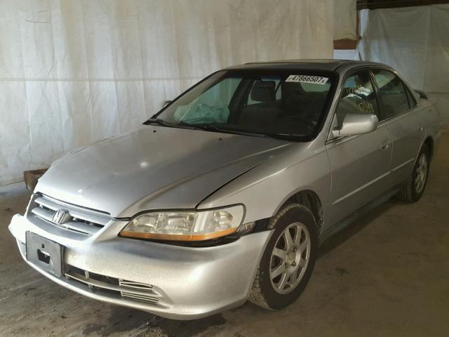 1HGCG56742A159340 - 2002 HONDA ACCORD SE SILVER photo 2