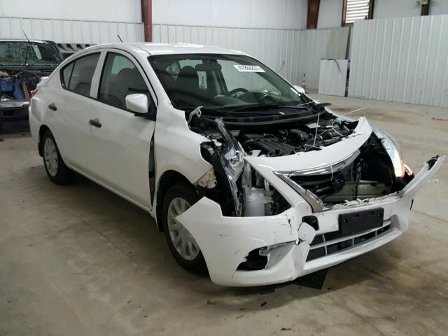 3N1CN7AP7GL907119 - 2016 NISSAN VERSA S WHITE photo 1