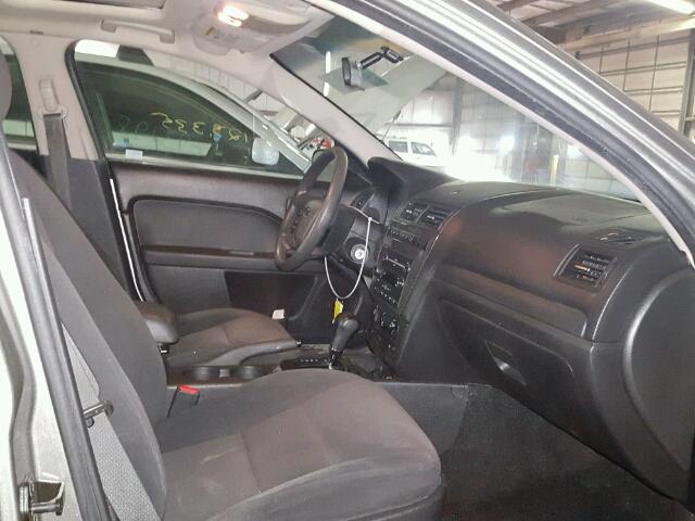 3FAHP07Z28R176780 - 2008 FORD FUSION SE SILVER photo 5