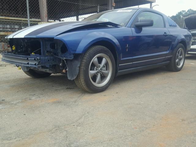 1ZVFT80N275263502 - 2007 FORD MUSTANG BLUE photo 2