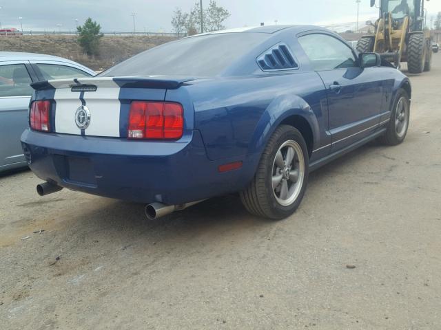 1ZVFT80N275263502 - 2007 FORD MUSTANG BLUE photo 4