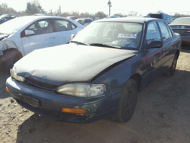 4T1BG12K3TU762675 - 1996 TOYOTA CAMRY DX GREEN photo 2