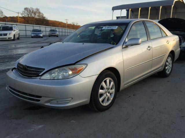 4T1BE32K42U555521 - 2002 TOYOTA CAMRY LE ვერცხლისფერი ფოტო 2