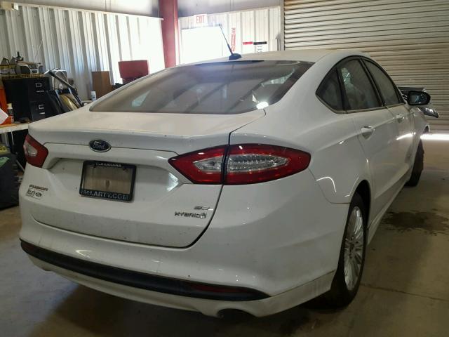 3FA6P0LU8FR229318 - 2015 FORD FUSION SE WHITE photo 4