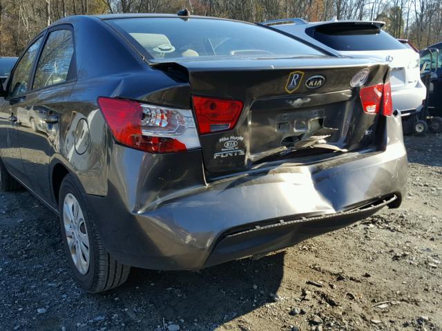 KNAFU4A2XA5210967 - 2010 KIA FORTE EX GRAY photo 9