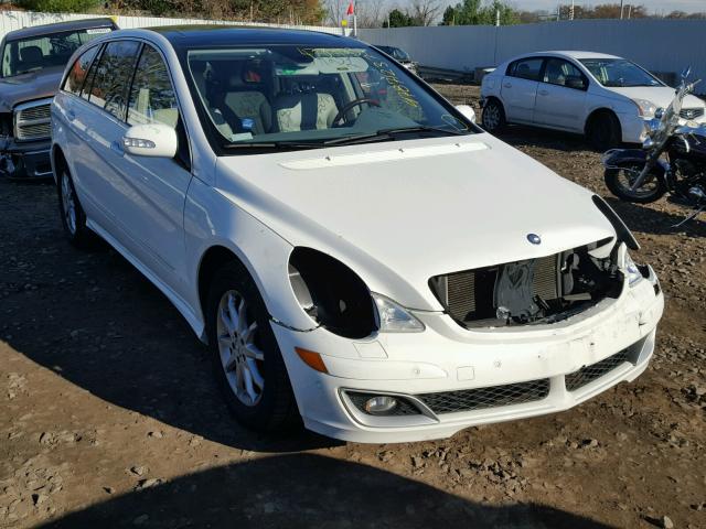 4JGCB75E16A009700 - 2006 MERCEDES-BENZ R 500 WHITE photo 1