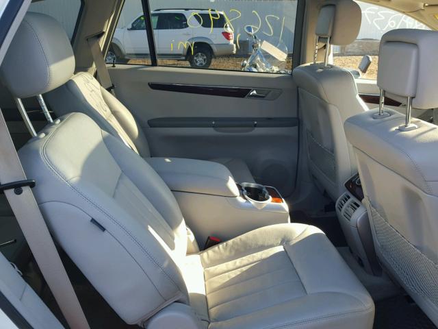 4JGCB75E16A009700 - 2006 MERCEDES-BENZ R 500 WHITE photo 6