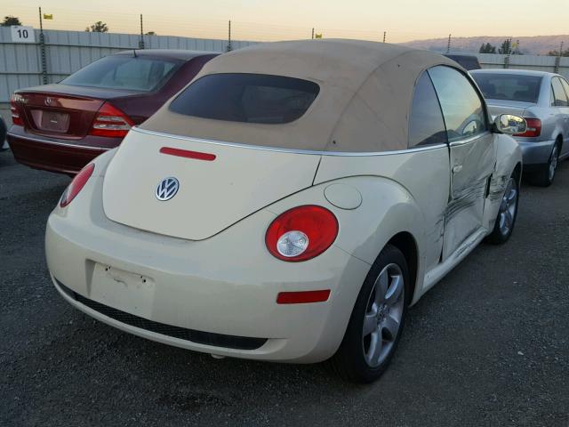 3VWSF31Y56M312105 - 2006 VOLKSWAGEN NEW BEETLE WHITE photo 4