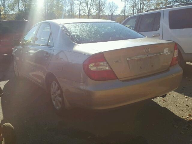 4T1BF32K53U543618 - 2003 TOYOTA CAMRY LE ოქროსფერი ფოტო 3