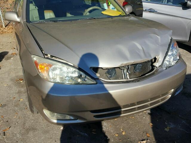 4T1BF32K53U543618 - 2003 TOYOTA CAMRY LE ოქროსფერი ფოტო 9