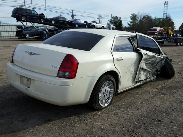 2C3KA43R47H807994 - 2007 CHRYSLER 300 WHITE photo 4