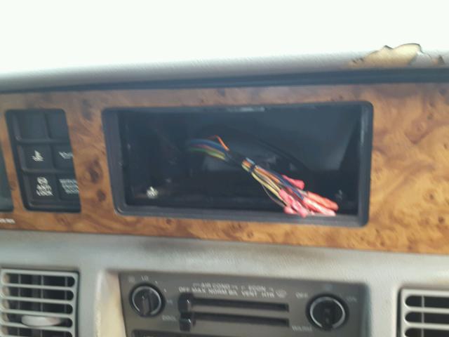 1G1BN53E9PW144239 - 1993 CHEVROLET CAPRICE CL 银色 照片 9