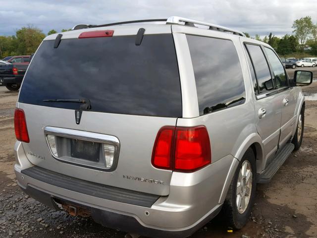 5LMFU28R94LJ06795 - 2004 LINCOLN NAVIGATOR Silber Foto 4
