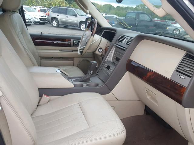 5LMFU28R94LJ06795 - 2004 LINCOLN NAVIGATOR Silber Foto 5