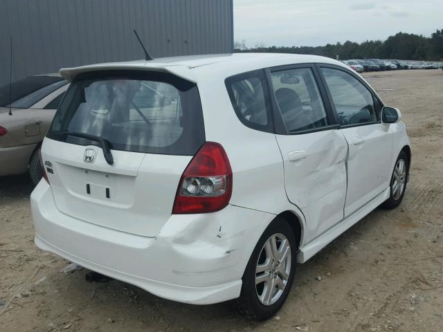 JHMGD38687S024587 - 2007 HONDA FIT S WHITE photo 4