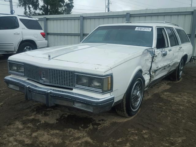 1G3BP81Y5JR310892 - 1988 OLDSMOBILE CUSTOM CRU WHITE photo 2