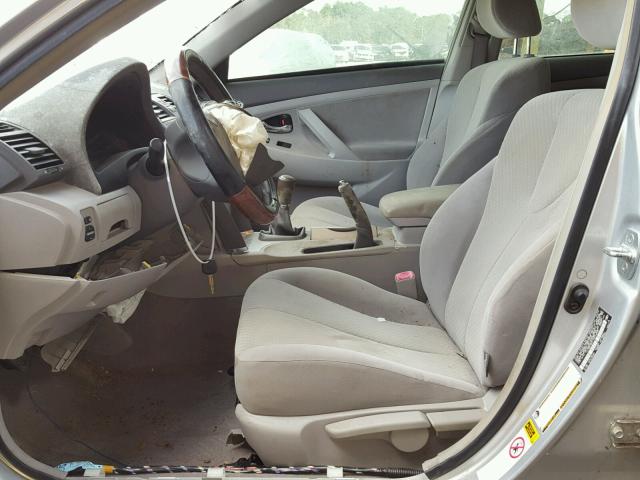 JTNBE46K173016898 - 2007 TOYOTA CAMRY NEW SILVER photo 5