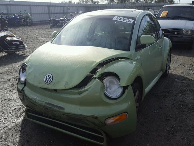 3VWCA21C1YM475709 - 2000 VOLKSWAGEN NEW BEETLE 绿色 照片 2
