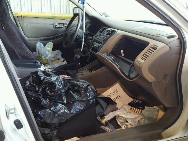 1HGCG16591A017149 - 2001 HONDA ACCORD EX WHITE photo 5