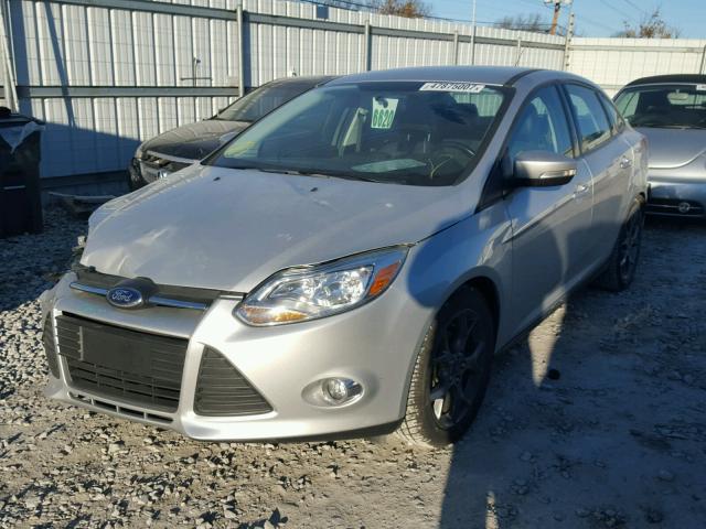 1FADP3F24EL240994 - 2014 FORD FOCUS SE SILVER photo 2