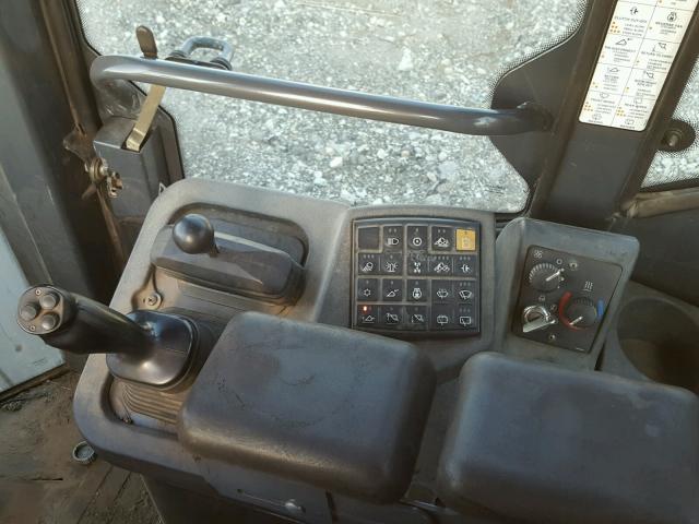 DW6240000JH602820 - 2006 JOHN JD LOADER YELLOW photo 6