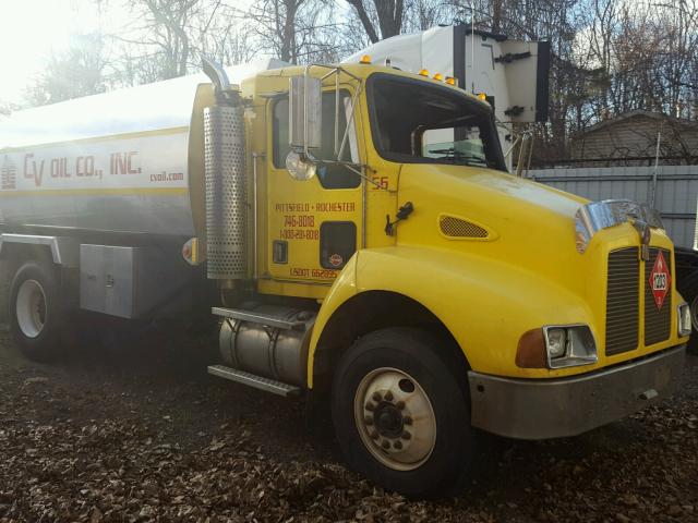 2NKMHD7X22M884225 - 2002 KENWORTH CONSTRUCTI YELLOW photo 1