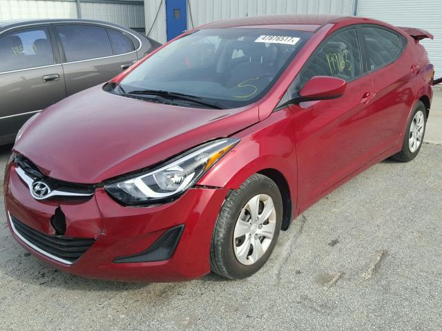 5NPDH4AE2GH796033 - 2016 HYUNDAI ELANTRA SE RED photo 2