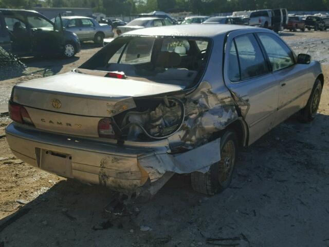 4T1BF12KXTU142456 - 1996 TOYOTA CAMRY LE 银色 照片 4