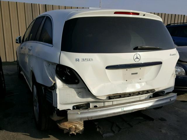 4JGCB6FE8BA130825 - 2011 MERCEDES-BENZ R 350 4MAT WHITE photo 3