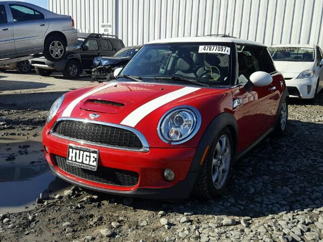 WMWMF73529TT96392 - 2009 MINI COOPER S RED photo 2