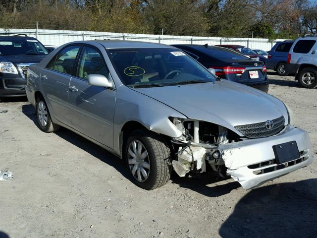 4T1BE32K24U801744 - 2004 TOYOTA CAMRY LE ვერცხლისფერი ფოტო 1