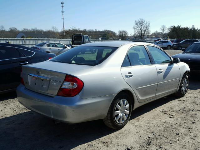 4T1BE32K24U801744 - 2004 TOYOTA CAMRY LE ვერცხლისფერი ფოტო 4