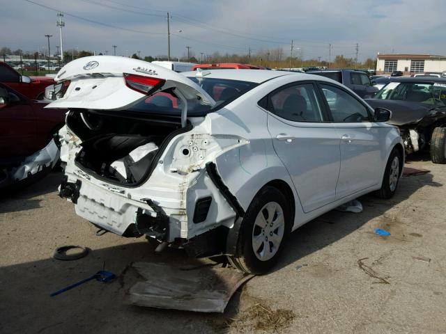 5NPDH4AE4GH745794 - 2016 HYUNDAI ELANTRA SE WHITE photo 4