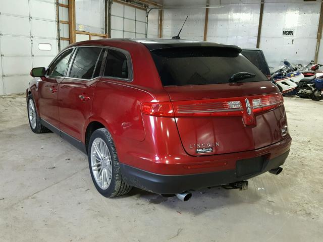 2LMHJ5AT8DBL54715 - 2013 LINCOLN MKT RED photo 3