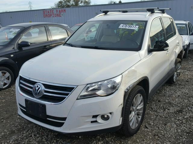 WVGBV75N79W000557 - 2009 VOLKSWAGEN TIGUAN SE WHITE photo 2