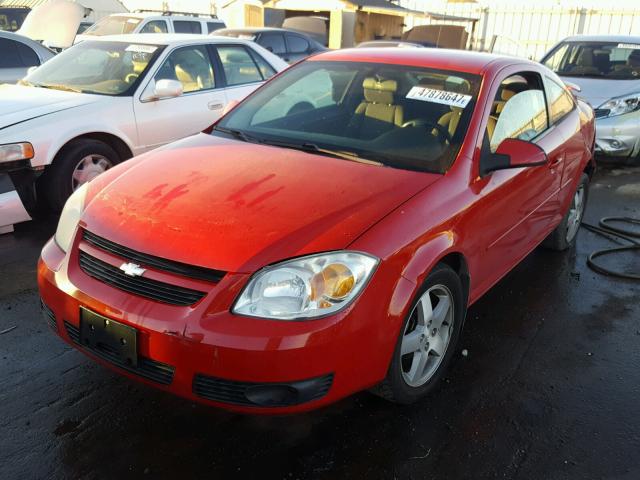 1G1AL12F357599566 - 2005 CHEVROLET COBALT LS RED photo 2