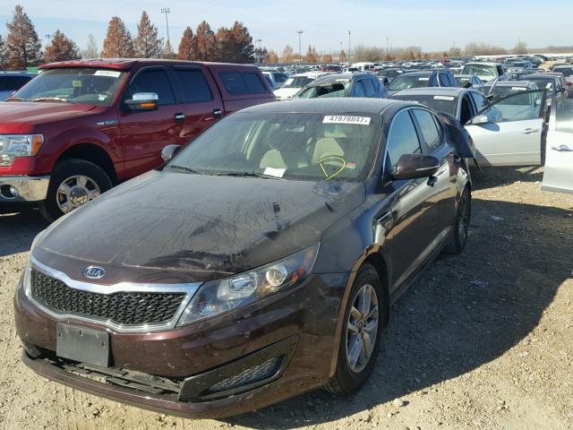 KNAGM4A70B5056691 - 2011 KIA OPTIMA LX RED photo 2