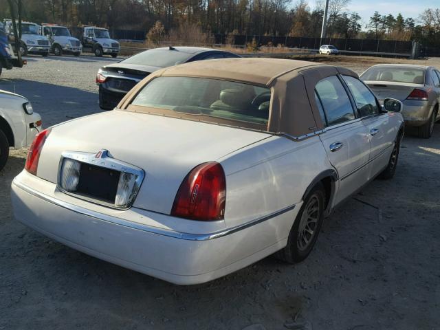 1LNHM82W9YY937882 - 2000 LINCOLN TOWN CAR S WHITE photo 4