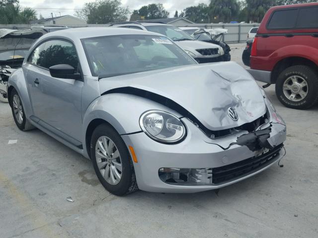3VWFP7AT1DM670499 - 2013 VOLKSWAGEN BEETLE SILVER photo 1