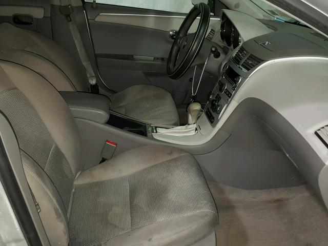 1G1ZB5E18BF322880 - 2011 CHEVROLET MALIBU LS Gümüş foto 5