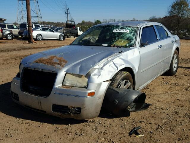 2C3AA53G75H616096 - 2005 CHRYSLER 300 TOURIN SILVER photo 2